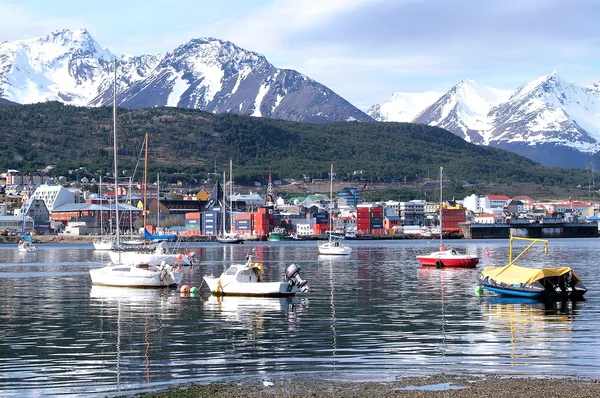 Een weergave van ushuaia, tierra del fuego. — Stockfoto