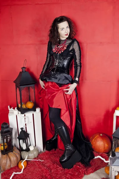 Jeune femme en studio photo sur Halloween — Photo