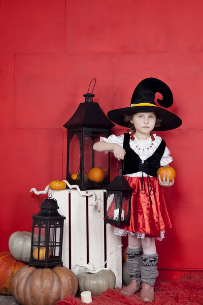 Lindas crianças no Halloween no estúdio — Fotografia de Stock