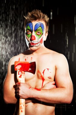 Genç adam palyaço makyaj