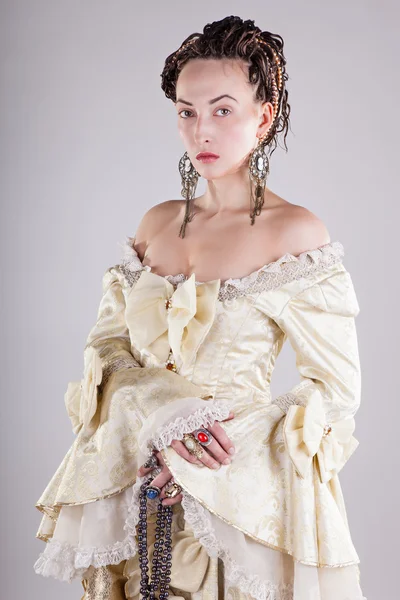 İmparatoriçe suretinde güzel bir kızın fotoğraf