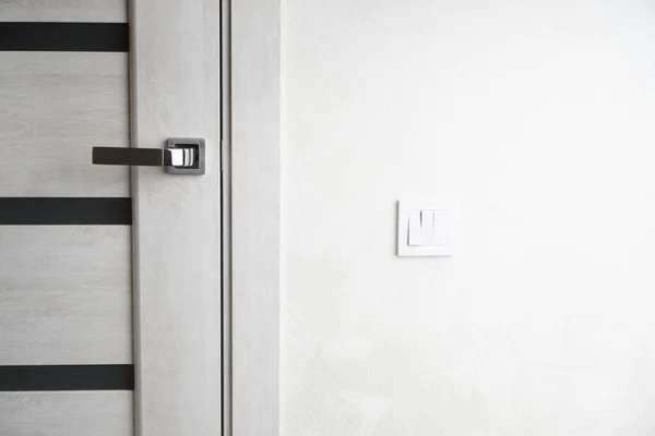 Uma Porta Madeira Com Maçaneta Cetim Interior Casa — Fotografia de Stock