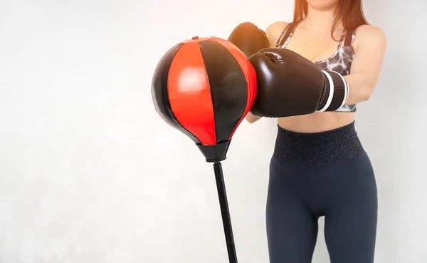 Formation Autodéfense Des Femmes Femme Portant Des Gants Boxe Frappe — Photo