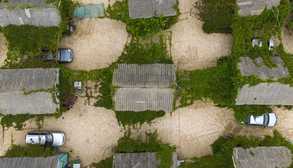 Flygplan Autentiska Tak Semesterhus Vid Havet Ovanifrån Från Drönare — Stockfoto