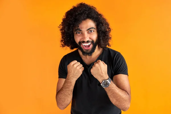 Positive arabic curly man stand in boxer pose — Stock Photo, Image