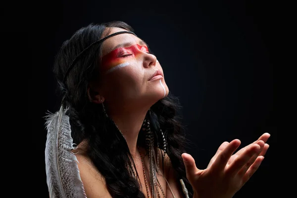 Female model wearing Native indian wear and drawings shamaning — Stock Photo, Image