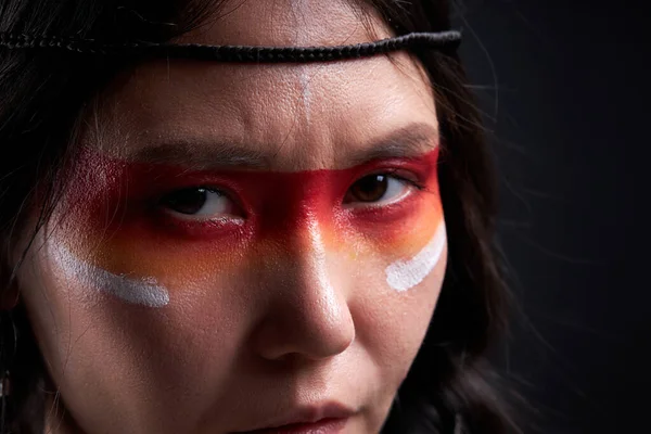 Close-up eyes of beautiful native indian american woman looking at camera — Stock Photo, Image