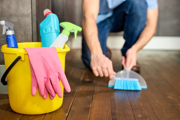 Cropped Man Sweeping Dust With Broom On Dustpan, Housekeep Concept, Close-up Photo — 스톡 사진