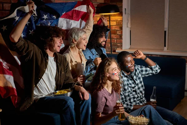 Friends Watching Sport Celebrating Goal, While Watching Competition On TV — Stock fotografie