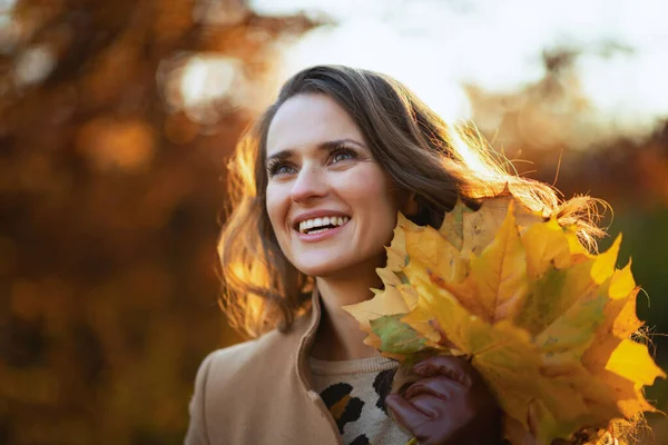 Hello September Happy Stylish Woman Brown Coat Autumn Yellow Leaves — Stock Photo, Image