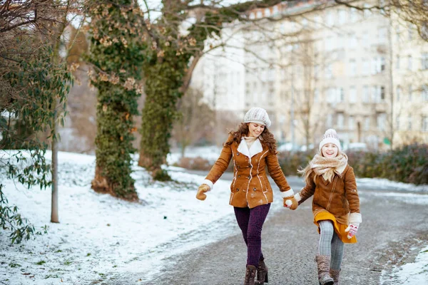 Happy Stylish Mother Child Knitted Hats Sheepskin Coats Mittens Knitted — Stock Photo, Image