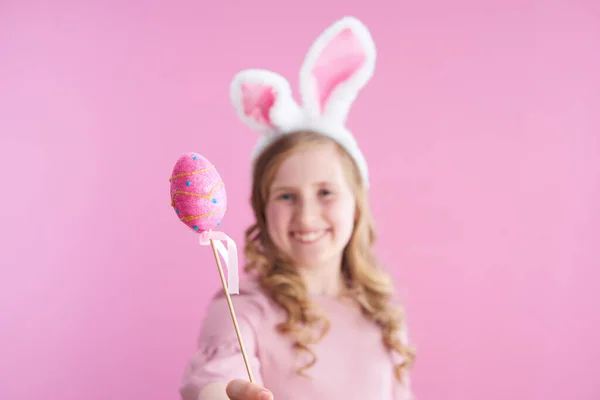 Närbild Leende Modernt Barn Med Lång Vågigt Blont Hår Med — Stockfoto