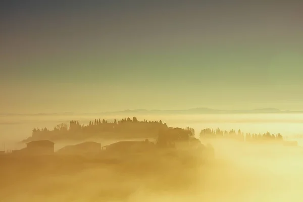 Пейзаж Холмами Туманом Тоскане Италия Осенью Восходе Солнца — стоковое фото