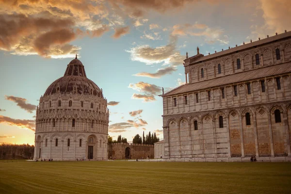 Pisa Серпня 2020 Пейзаж Баптистерією Соборі Сан Джованні Піза Пізі — стокове фото