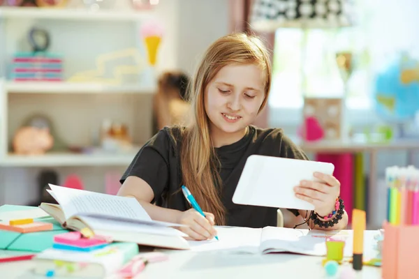 Happy Modern Pupil Grey Shirt Tablet Workbook Homeschooling Home Sunny — Stock Photo, Image