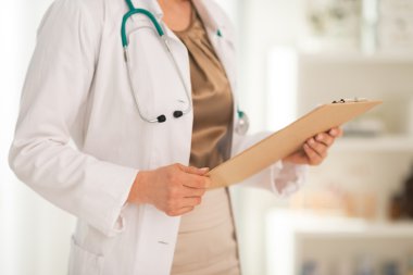 Pano tutan doktor kadın portre