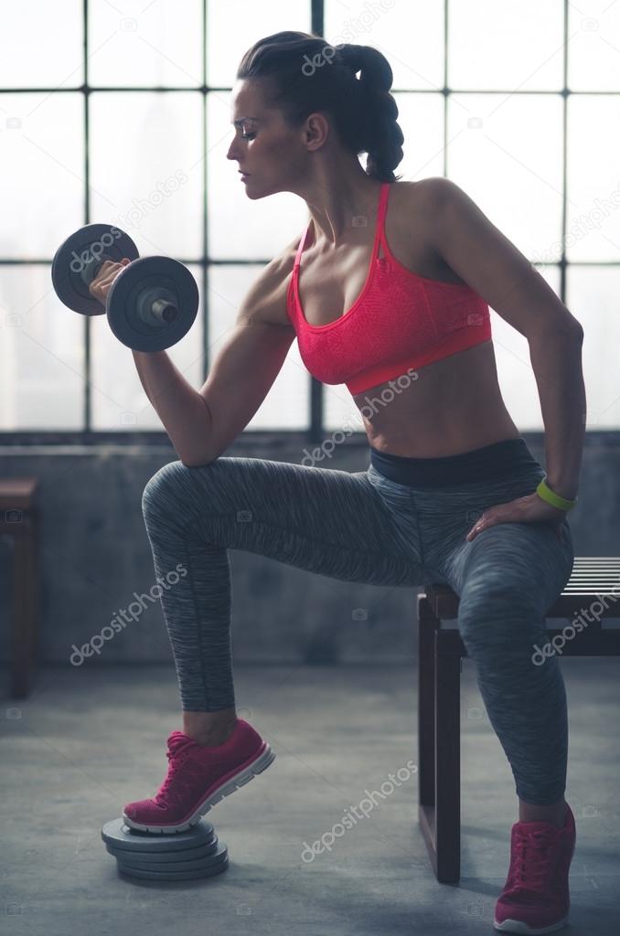 Woman Sitting Weight Bench Woman Lifting Weights Sitting On Bench