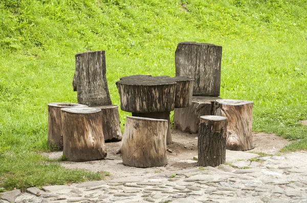 Träbord och stolar — Stockfoto