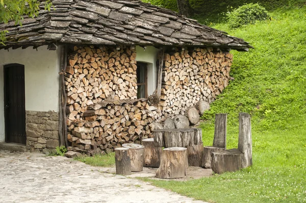 Vecchia casa di campagna rurale — Foto Stock