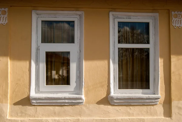 Starý Venkovský Dům Dřevěné Okno Detailní — Stock fotografie