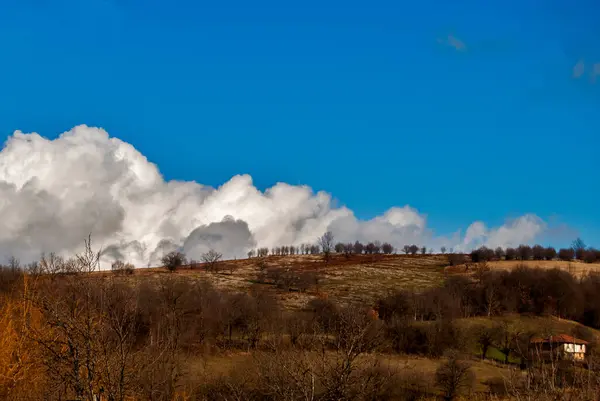 Paysage Rural Automne Avec Des Nuages Spectaculaires Par Temps Ensoleillé — Photo