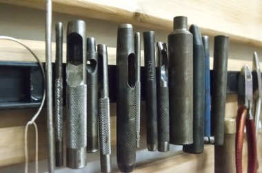 Araçlar deri atölye düzenlenen