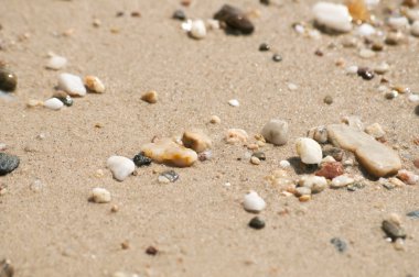 Küçük ıslak çakıl