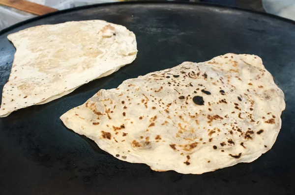 Prato de pastelaria turco gozleme — Fotografia de Stock