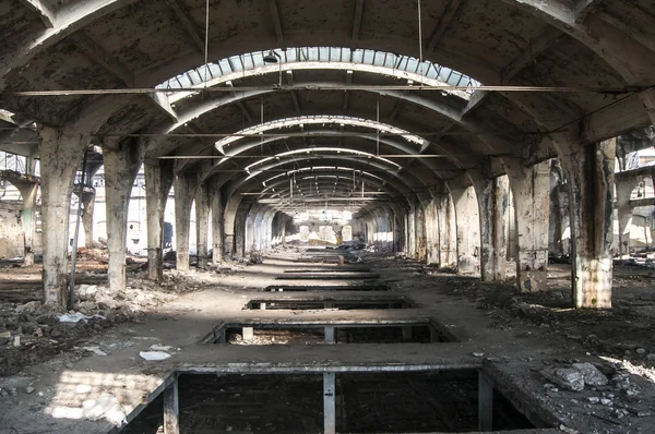 Oude verlaten spoorweg plant — Stockfoto