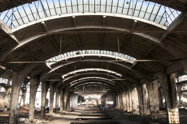 Oude verlaten spoorweg plant — Stockfoto