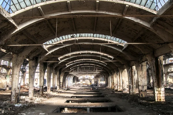 Oude verlaten spoorweg plant — Stockfoto