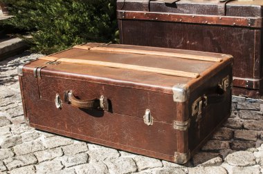 Eski retro deri bavul