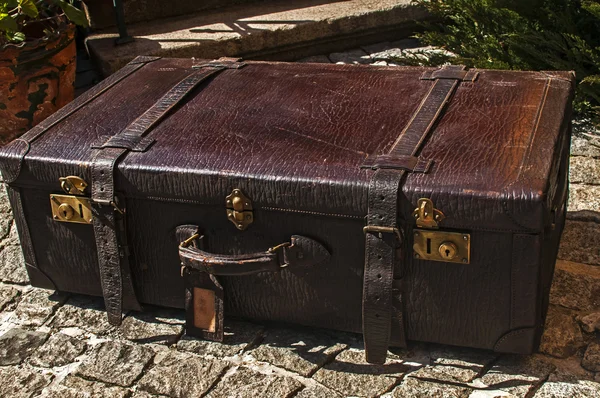 Gamla retro läder resväska — Stockfoto