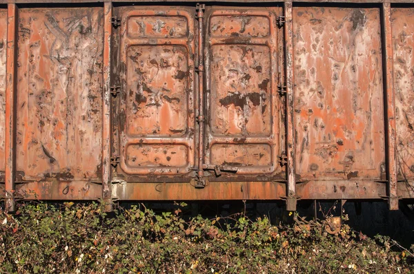 Rostige Metallseite des Güterwaggons — Stockfoto