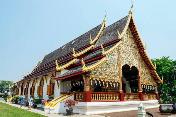 Tajska brama świątynna na Wat Lamchang, Chiangmai, Tajlandia. — Zdjęcie stockowe