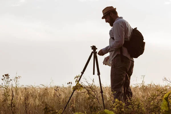 Surveyor Beard Set Tripod Field Man Keeps Records Agricultural Holdings — Foto de Stock