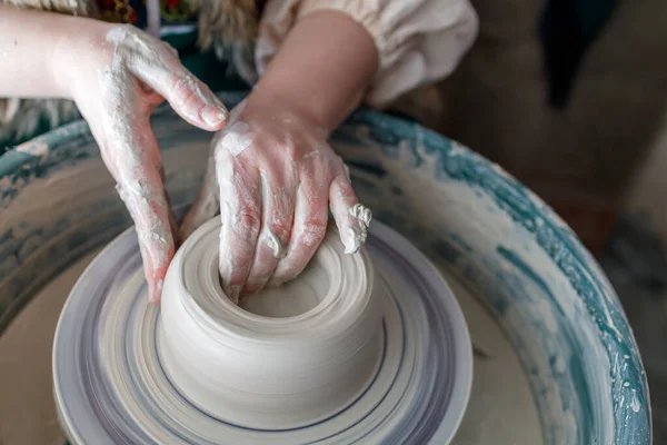 Initial Stage Creating Pot Clay Hands Potter Wheel White Clay — Stock Photo, Image