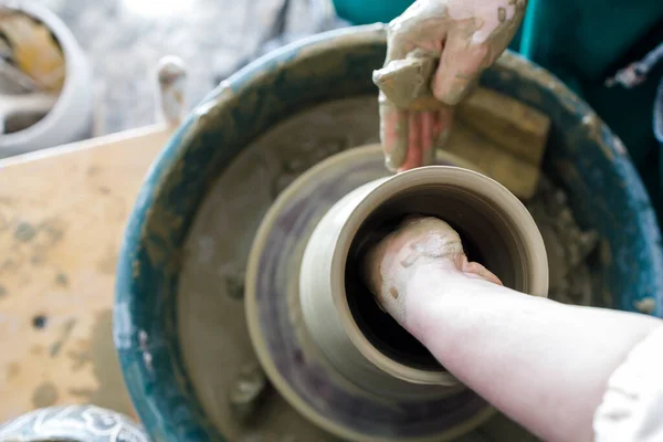 Potter Hand Jug Process Creating Jug Potter Wheel Active Rest — Stock Photo, Image