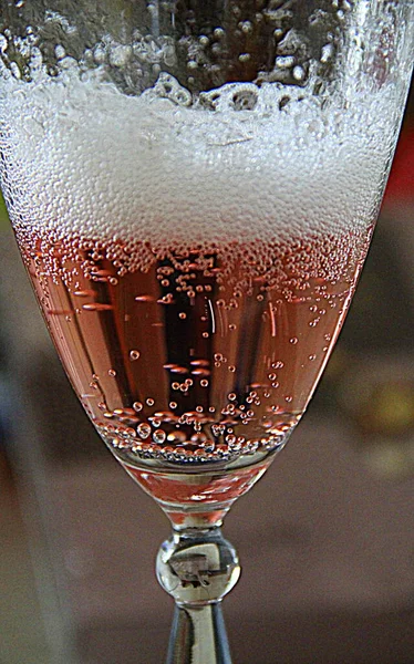 Rosa Champagne Häller Glas — Stockfoto