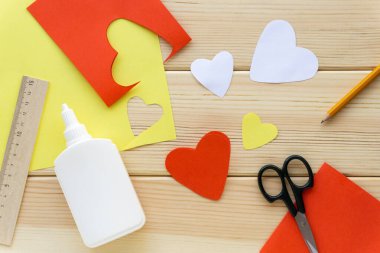 Adım adım talimatlar. Çocuklar için sevgililer günü tatili hazırlamak, üst görünüm