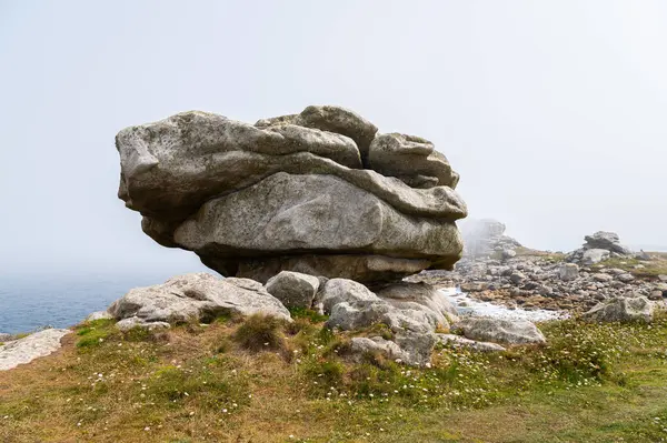 Interessante Formazione Rocciosa Sulla Costa Atlantica Nel Nord Della Bretagna — Foto Stock