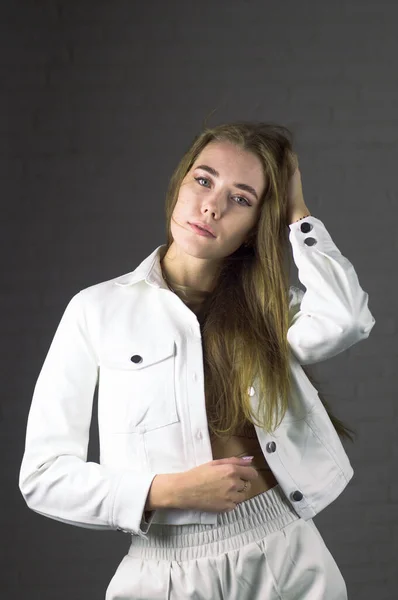 Foto Van Vrouw Model Poseren Voor Mode Catalogus — Stockfoto