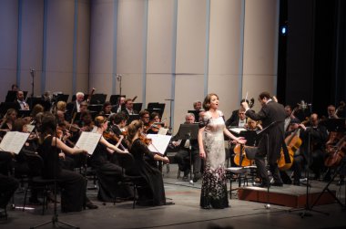 Brno, Çek Cumhuriyeti, 19 Mayıs: 19th Mayıs 2016, Brno, Çek Cumhuriyeti Ulusal Tiyatro, Senfoni Orkestrası ile Opera sanatçısı Pavla Vykopalova gerçekleştirir