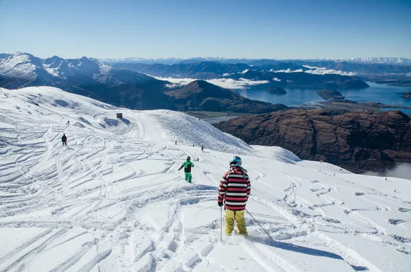 Skipistes in de bergen — Stockfoto