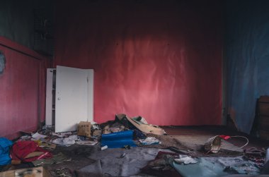 yıkık ev iç
