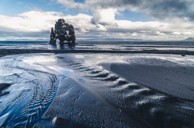 Hvitserkur kaya oluşumu, İzlanda