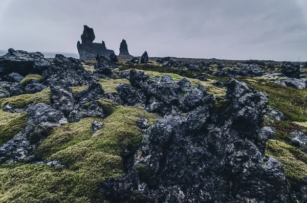 驚くべき岩形成、Londrangar、Snaefellsness 半島、アイスランド — ストック写真