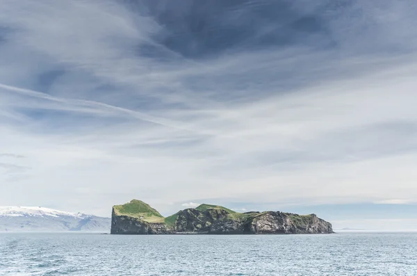 Известный остров с крошечным домом — стоковое фото