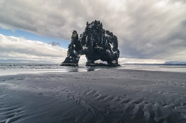 Hvitserkur rock formation, Iceland Stock Photo by ©mdurinik 88009800