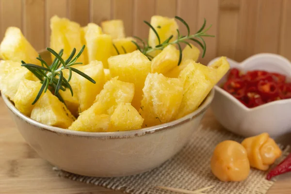 Comida Brasileña Mandioca Amarela Raíz Amarilla Yuca —  Fotos de Stock